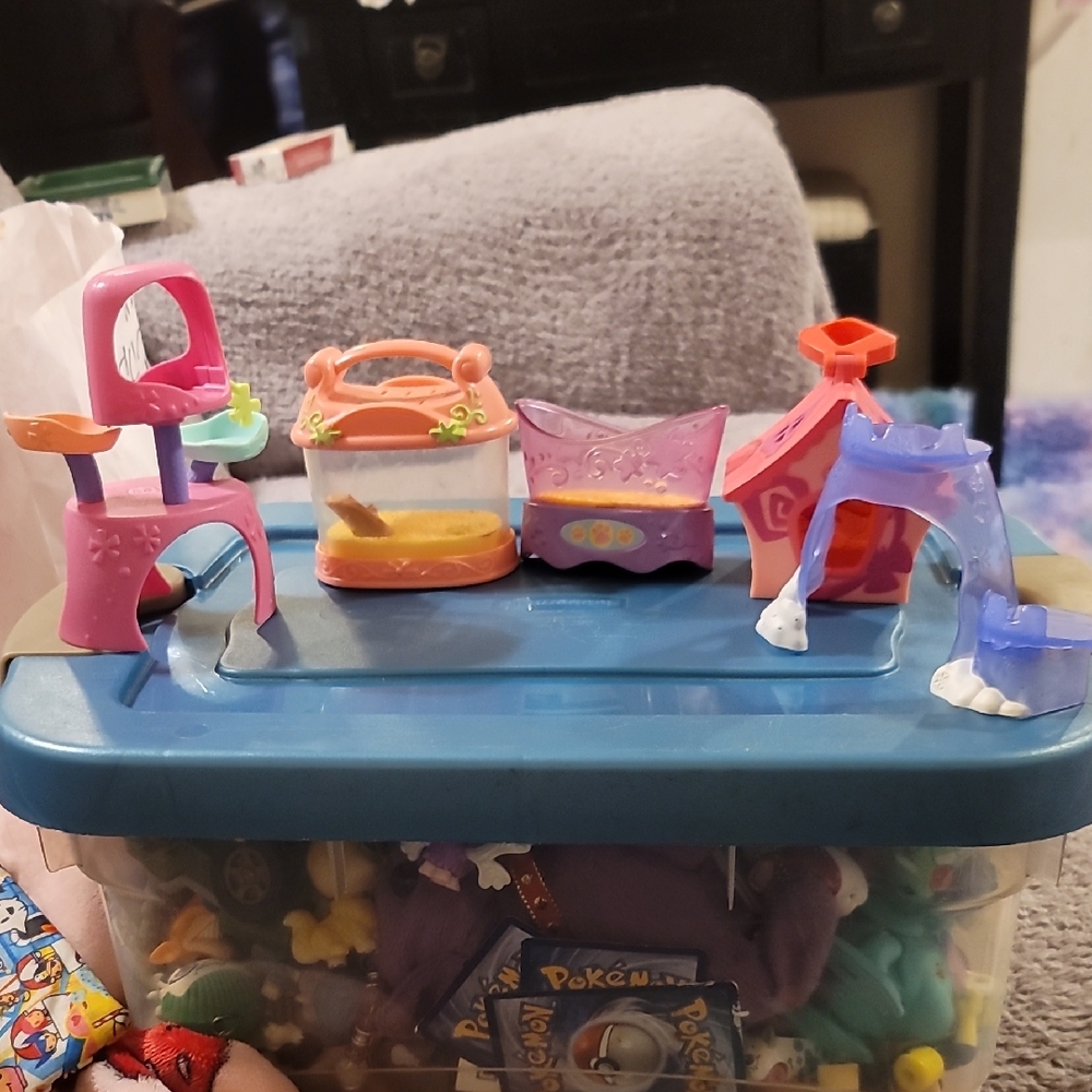 Littlest Pet Shop Pink and Purple Playset Accessories